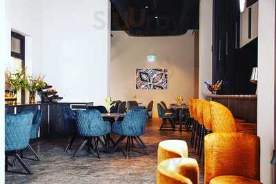 Nikolais Restaurant & Bar