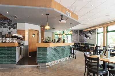 Groni's Restaurant & Bar