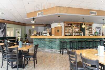 Groni's Restaurant & Bar