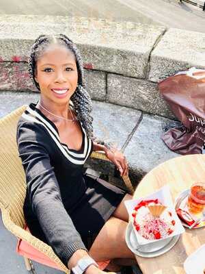 Eis Café Ra Luna, Das Stimmt Nicht, Ist Geöffnet.