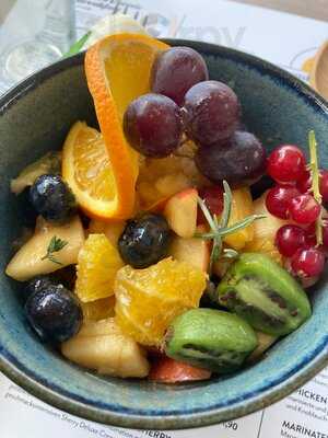 Cafe-restaurant''sundays At Riaa''