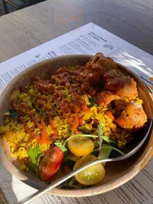 Cafe-restaurant''sundays At Riaa''