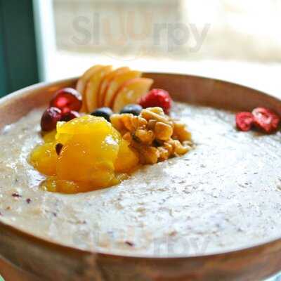 Cafe-restaurant''sundays At Riaa''