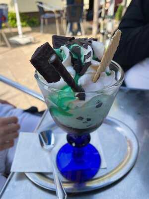 EiscafÉ Mario Gelato