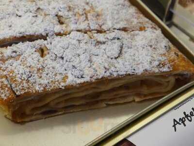 Baguettefactory & The City Cupcakes