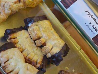 Baguettefactory & The City Cupcakes