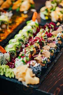 Soshe Restaurant & Bar