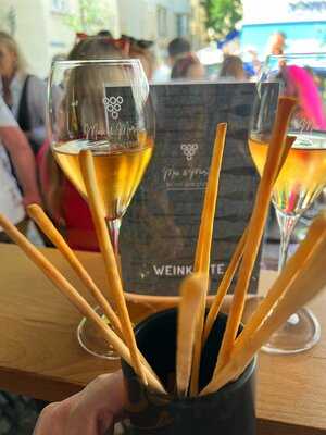 Max & Moritz Wine Bar