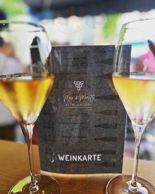 Max & Moritz Wine Bar