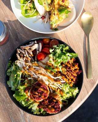 Kaaawa Tegel Bowls, Burger & Bao Buns