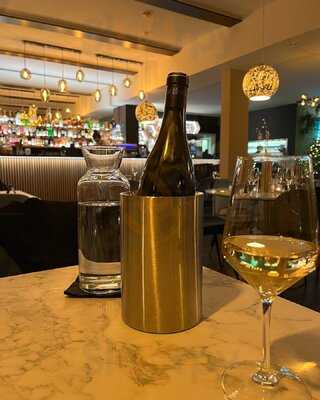 Bar & Restaurant No.2