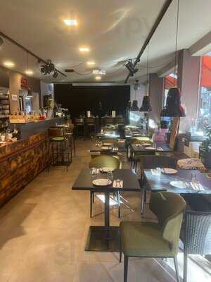 Gioia Enoteca Bar & Restaurant