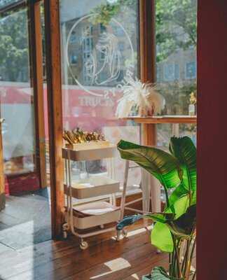 Trucys Café