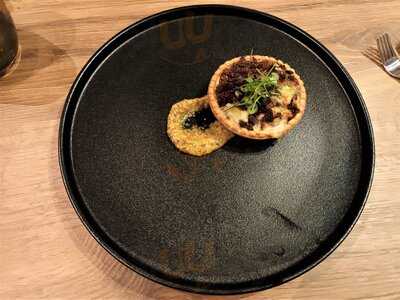 Maku Restaurant & Bar