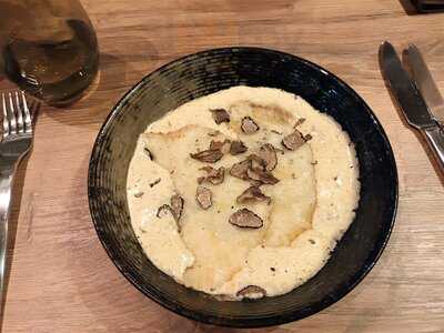 Maku Restaurant & Bar