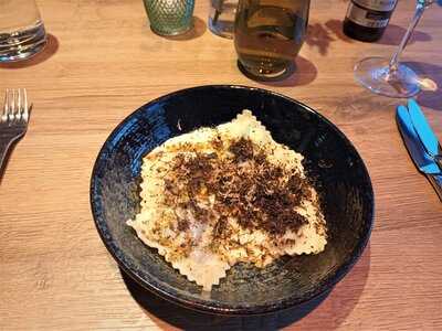 Maku Restaurant & Bar