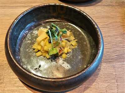 Maku Restaurant & Bar