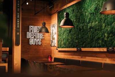 Frittenwerk Alexa Berlin