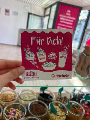 Frozelli - Softeis, Frozen Yoghurt, Milchshakes & Waffeln