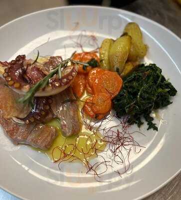 Diverso. Bar. Cucina.