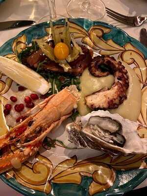 Diverso. Bar. Cucina.