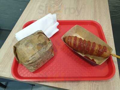 Monty's Burger, Fries And More