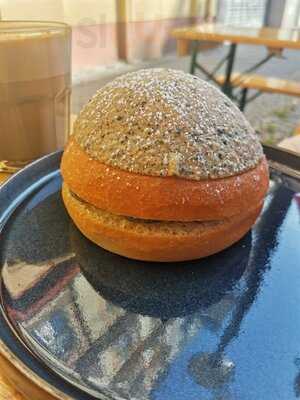 Madame Paloma Bakehouse