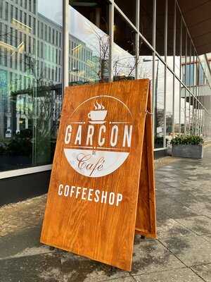 Garçon De Café