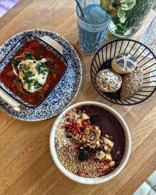 Lit Coffeebar & Bakery