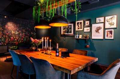 Madame Mai Restaurant