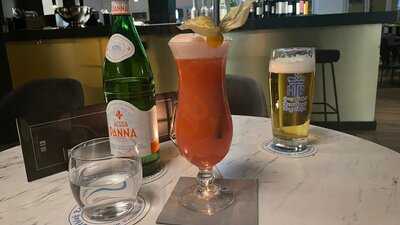 Kylian Restaurant & Bar