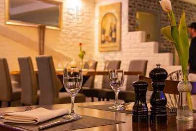 Trattoria - Italian Drink & Food