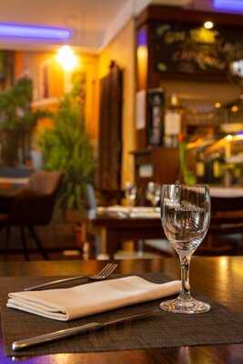 Trattoria - Italian Drink & Food