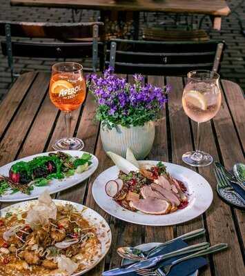 Hans & Franz Restaurant