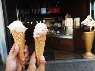 Eiscafe La Piazza Kg