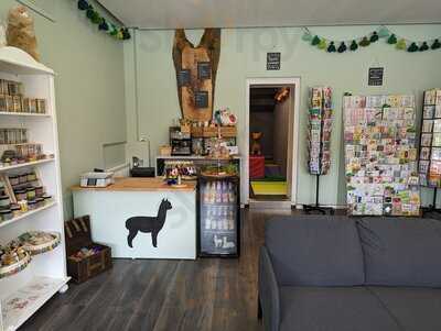 Alpakadorf-lädchen (mit Café Und Kinder-spielzimmer)