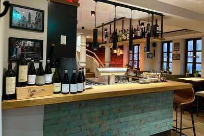 Muro Italian Bar & Restaurant