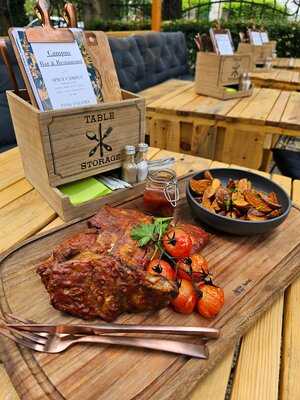 Campus Bar & Restaurant