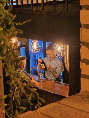 Campus Bar & Restaurant