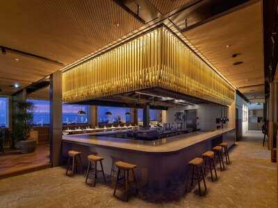 The Roof Restaurant, Bar & Lounge