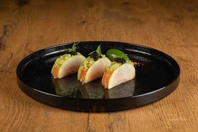 The Roof Restaurant, Bar & Lounge