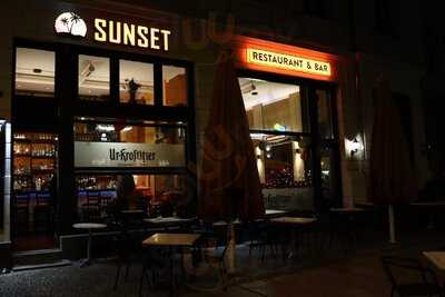 Sunset Restaurant & Bar