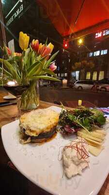 Nefeli Taverne Weine Feinkost