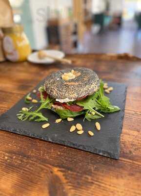 Sum's Coffee & Bagel