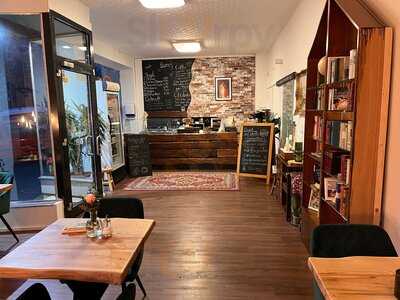 Sum's Coffee & Bagel