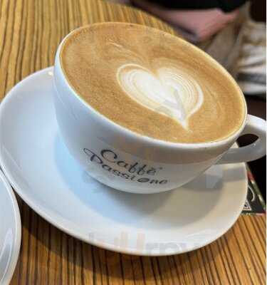 Valentino Café & Highballbar