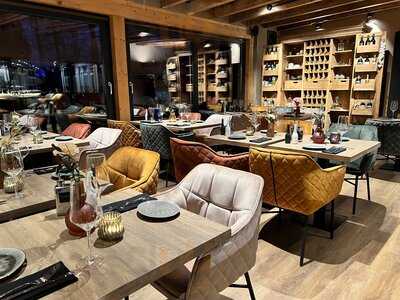 Novanta Bar & Restaurant