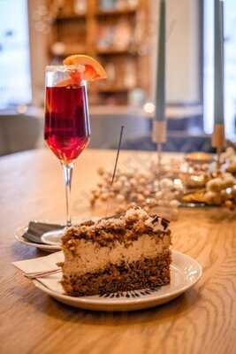 Café I Laden Oma Gerti