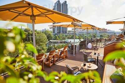 Top Seven Roof Bar