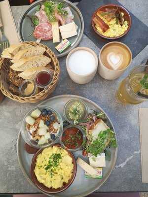 Juliette Cafe & Brasserie